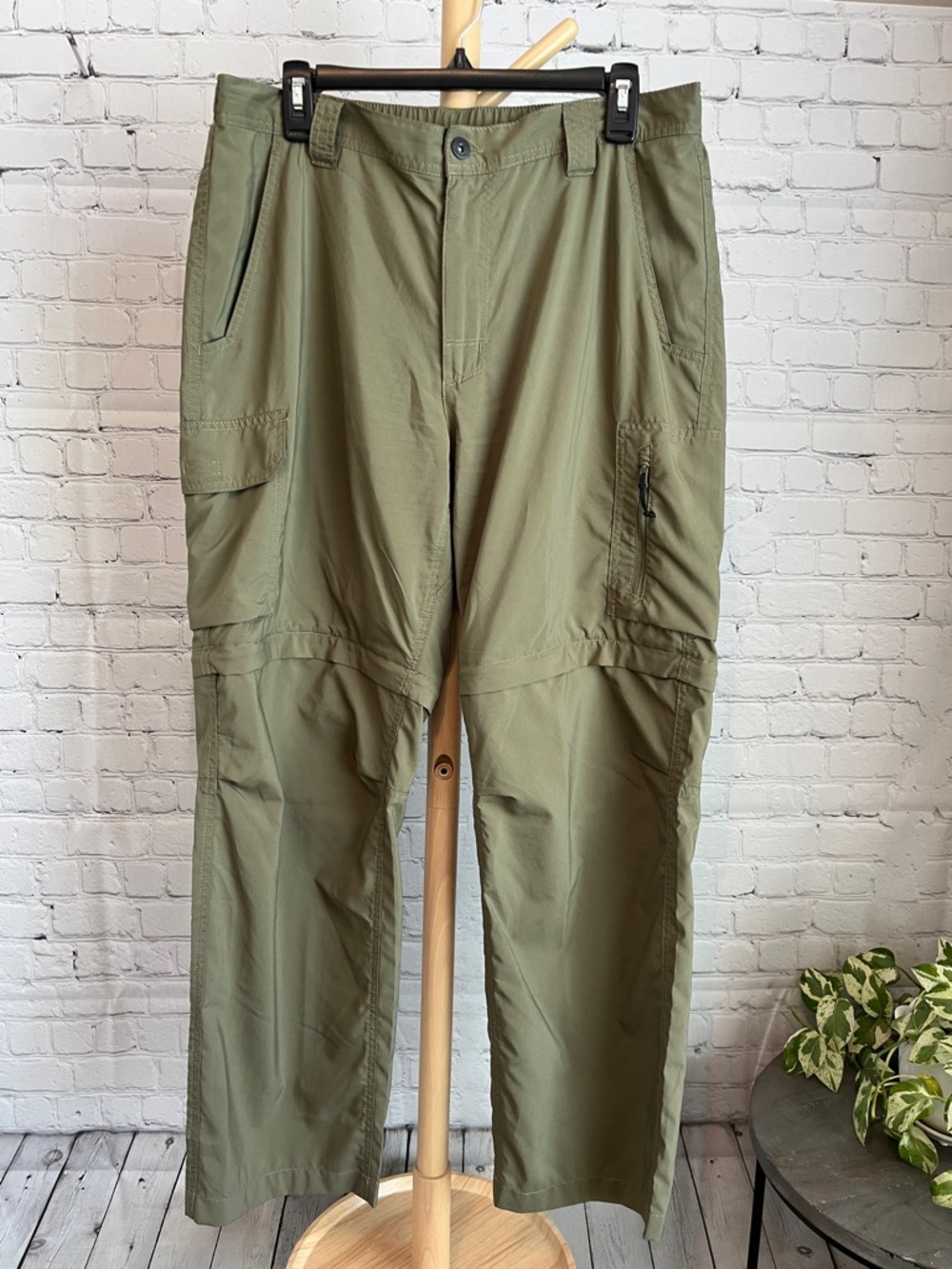 Columbia Men's Lightweight Olive Convertible Cargo Pants 36X30